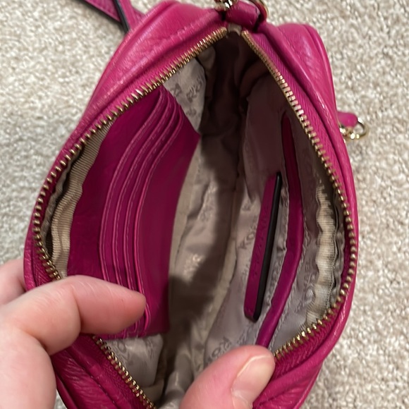 Michael Kors cross body, - Picture 6 of 7